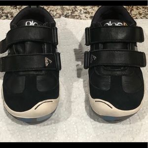 Plae boys sneakers